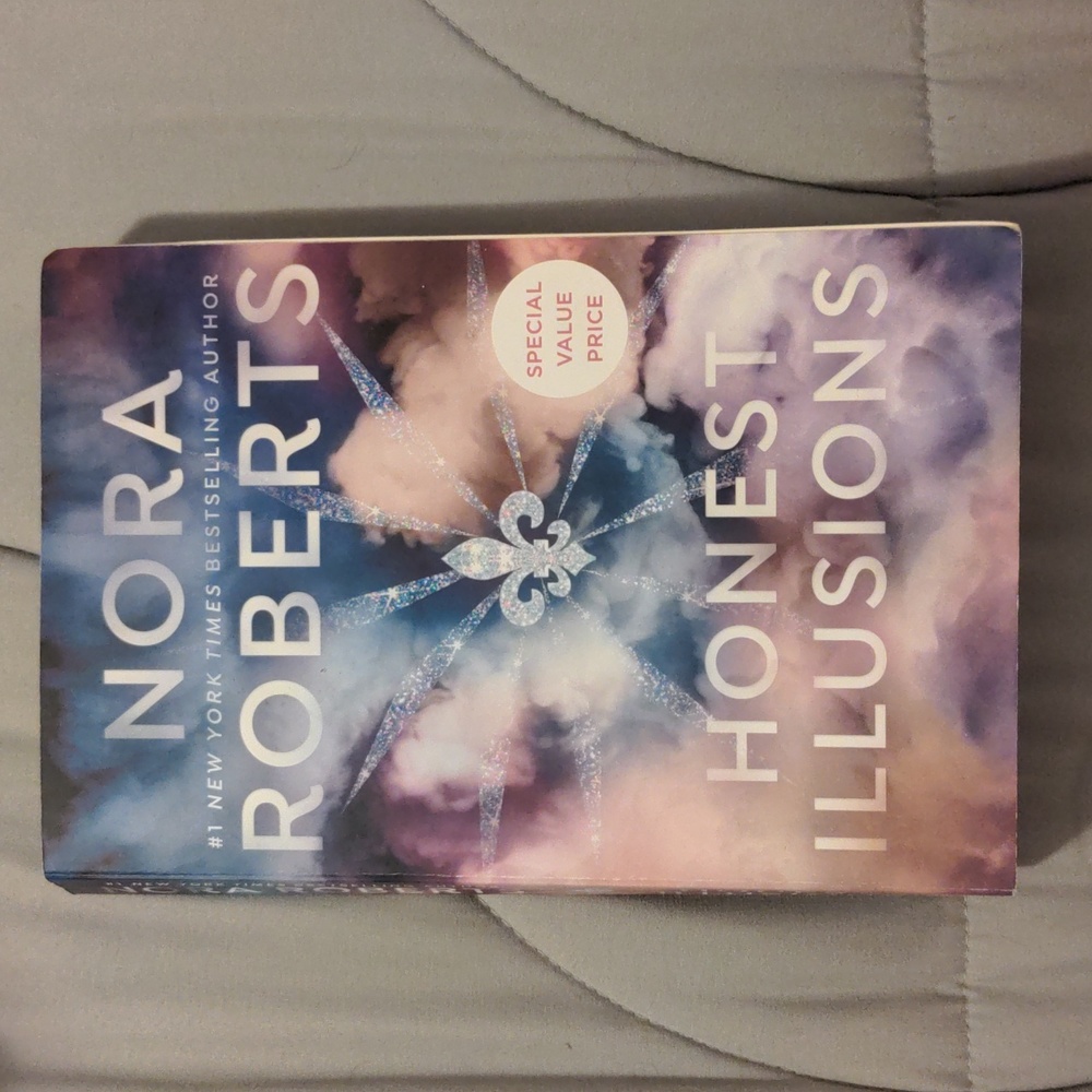 Honest Illusions by Nora Roberts in Paperback